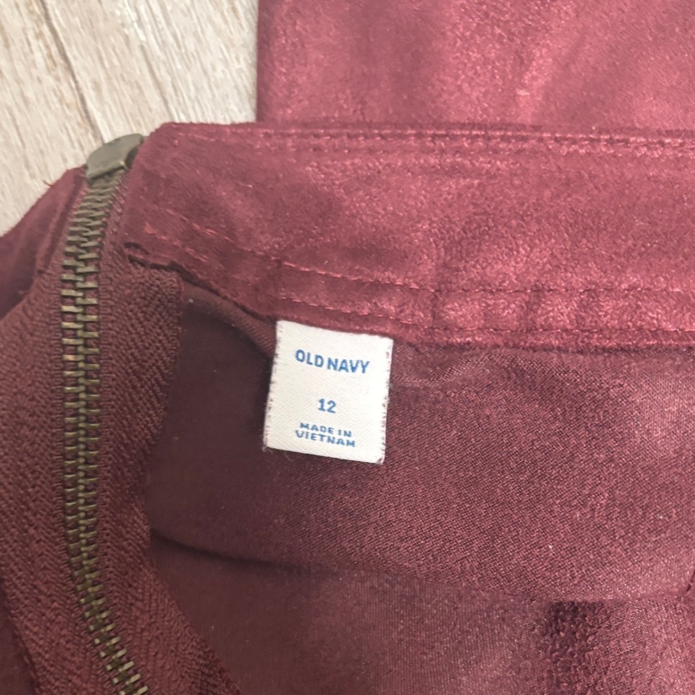 Old Navy Maroon Pencil Skirt - Picture 3 of 3